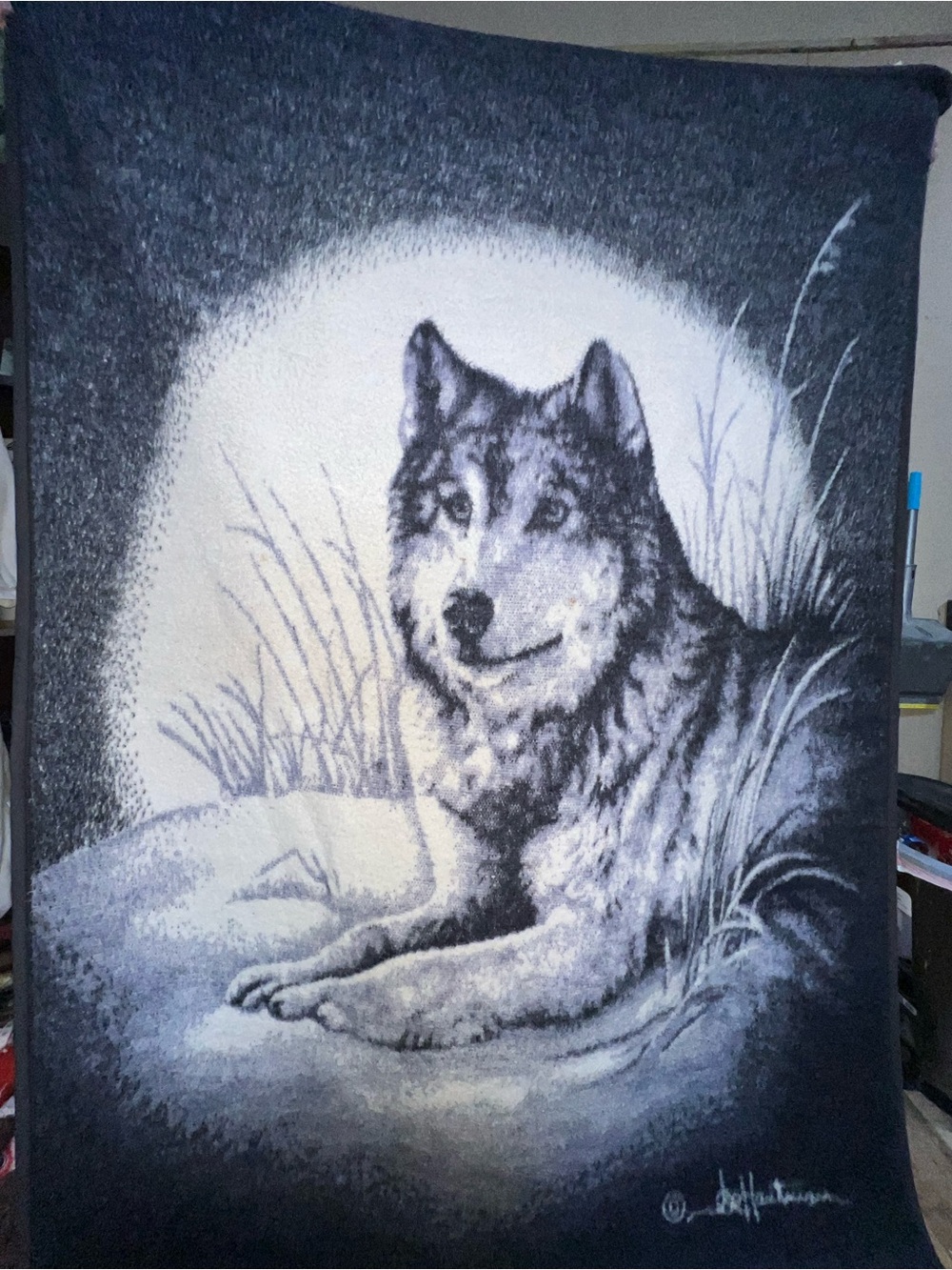 Biederlack USA Vintage 56" x 78" Reversible Blanket Wolf Moon cozy warm